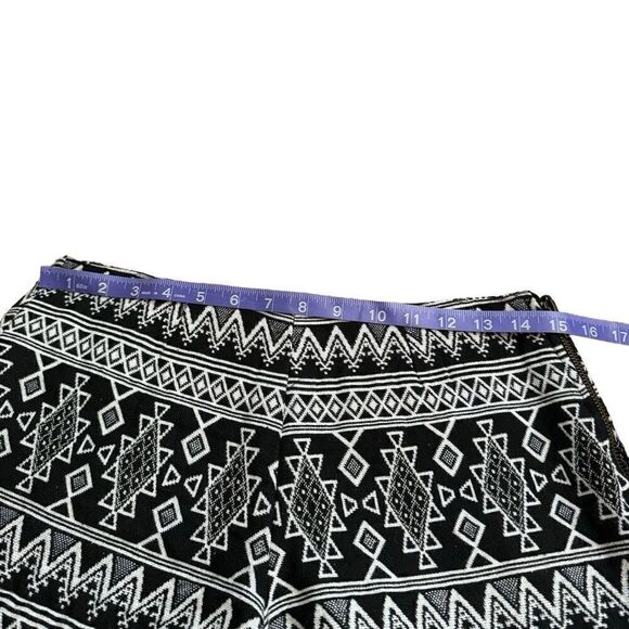 Billabong Black & White Textured Aztec Print High Waist Shorts Size Small - Picture 11 of 13